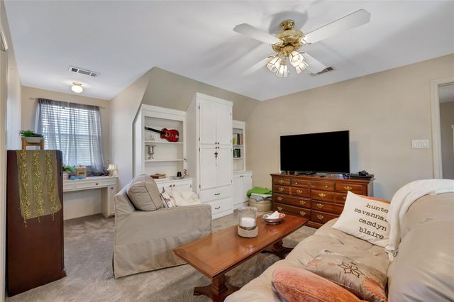 220 Lake Oaks Boulevard, Coldspring, TX 77331