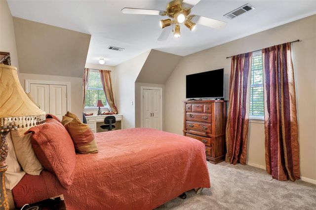 220 Lake Oaks Boulevard, Coldspring, TX 77331