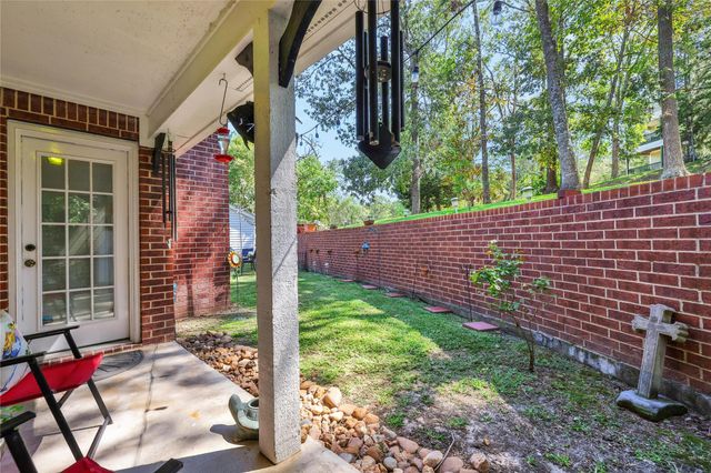 220 Lake Oaks Boulevard, Coldspring, TX 77331