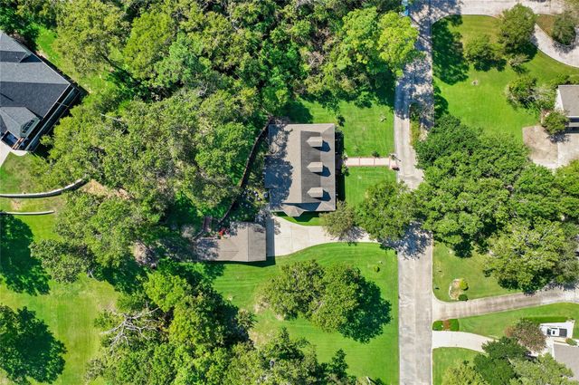 220 Lake Oaks Boulevard, Coldspring, TX 77331