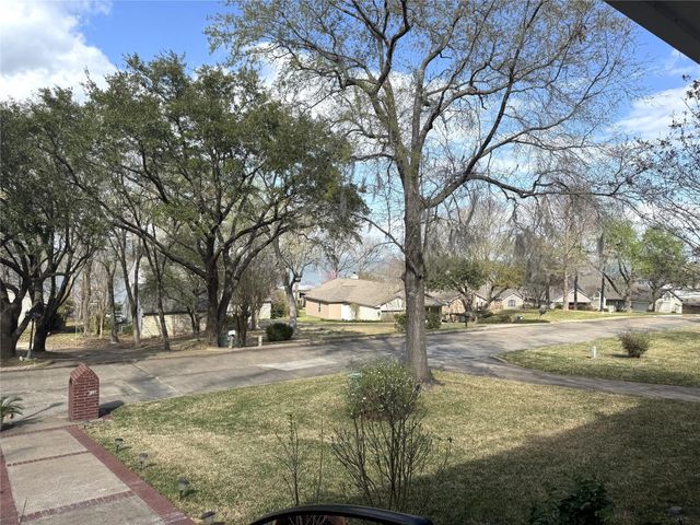 220 Lake Oaks Boulevard, Coldspring, TX 77331