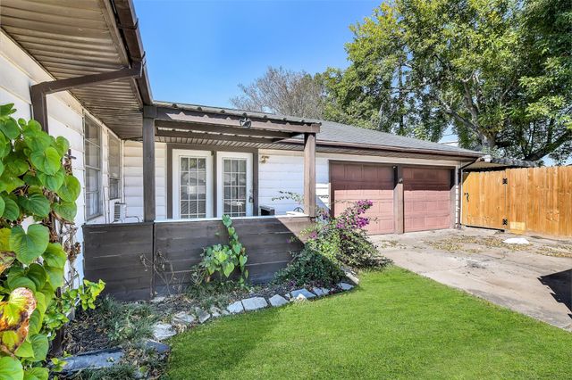 2709 Hearne Drive, Pasadena, TX 77502