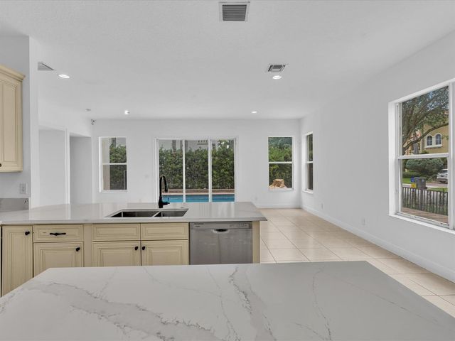 9286 Nugent Trail, West Palm Beach, FL 33411