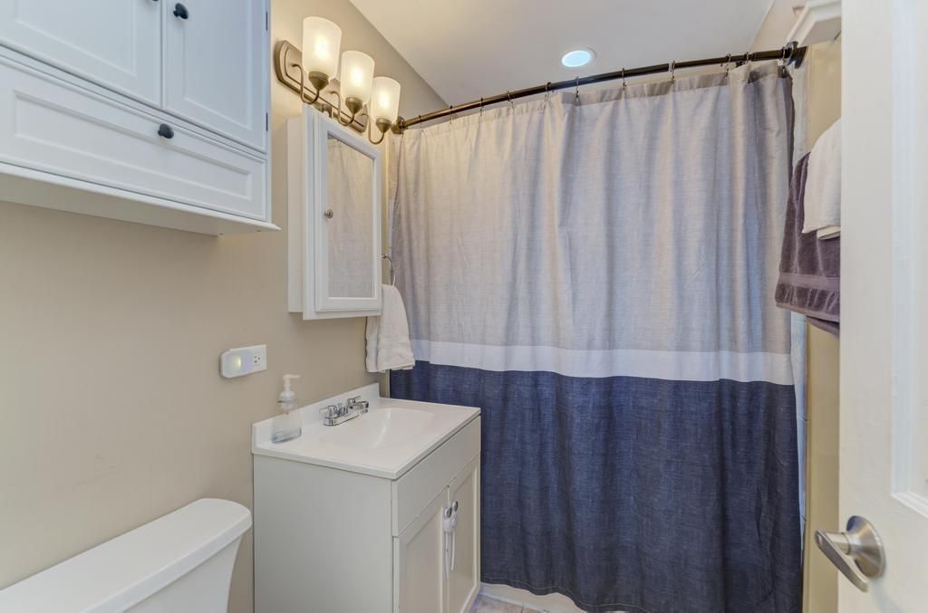 Image 13 of property listing at 16765 Haven Avenue, Orland Hills, IL 60487
