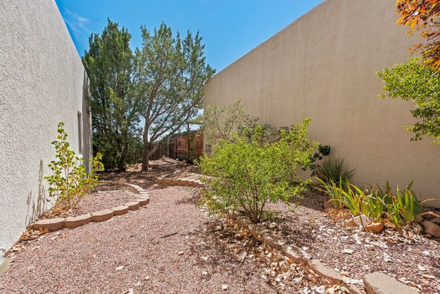 6380 Entrada De Milagro, Santa Fe, NM 87507
