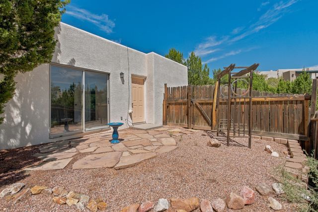 6380 Entrada De Milagro, Santa Fe, NM 87507