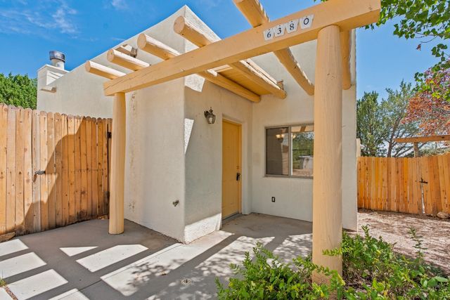 6380 Entrada De Milagro, Santa Fe, NM 87507