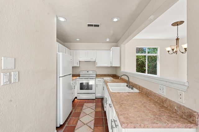 6380 Entrada De Milagro, Santa Fe, NM 87507