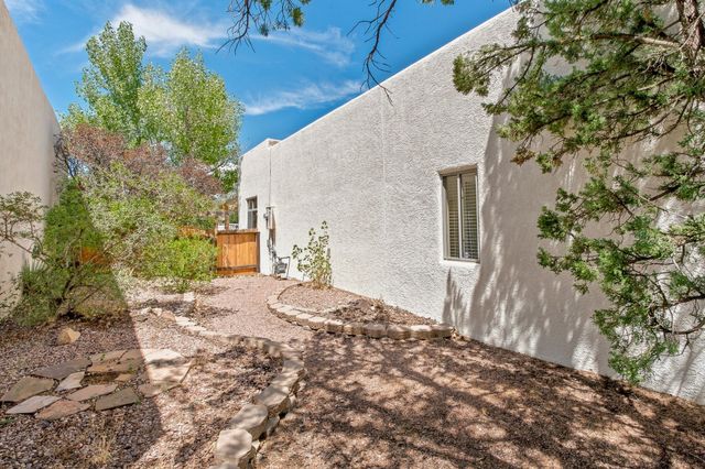 6380 Entrada De Milagro, Santa Fe, NM 87507