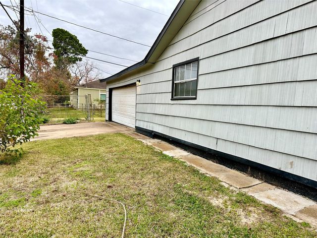 9401 Sierra Drive, Houston, TX 77051