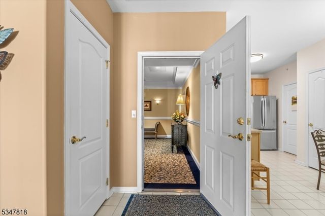 2306 Ambassador Ct, Franklin Twp., NJ 08873