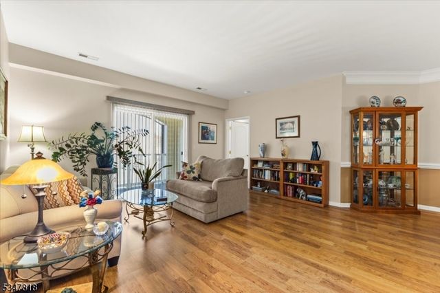 2306 Ambassador Ct, Franklin Twp., NJ 08873