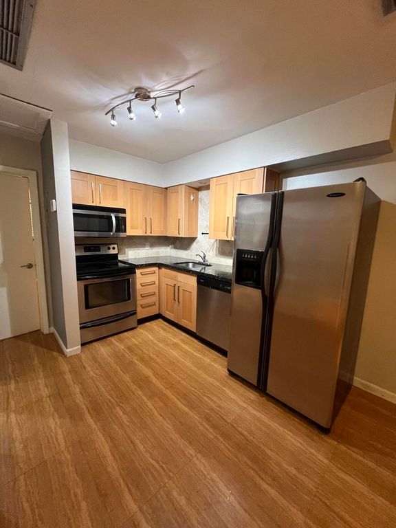 713 SE 18TH Street 1-5, Fort Lauderdale, FL 33316