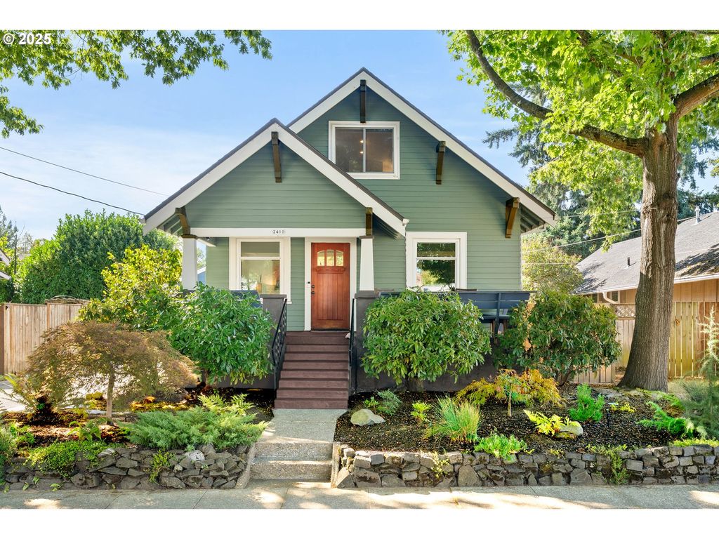 2410 N WATTS St, Portland, OR 97217