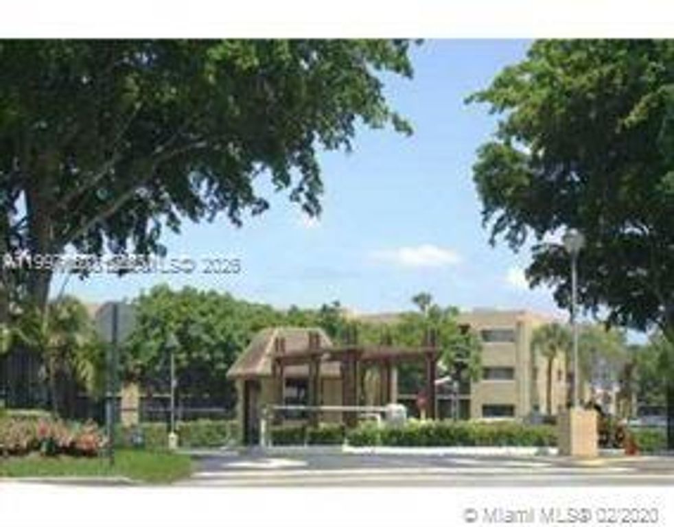 8065 SW 107th Avenue 321, Miami, FL 33173