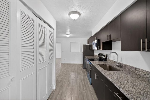 902 MARSHALL STREET, Clearwater, FL 33755