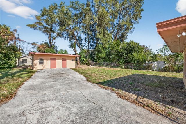 902 MARSHALL STREET, Clearwater, FL 33755