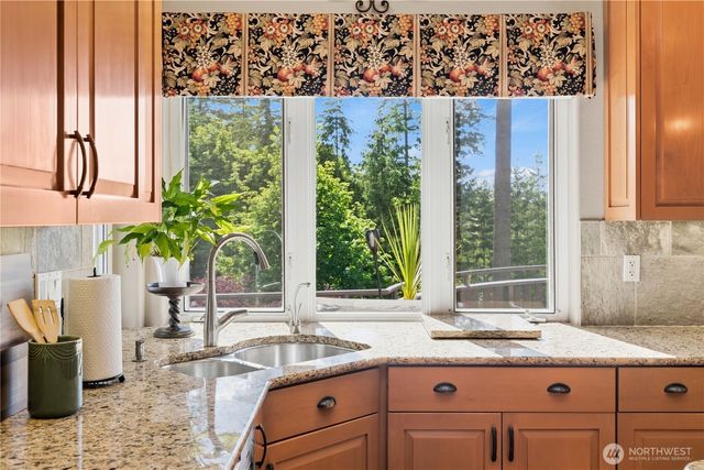 25108 234th Avenue SE, Maple Valley, WA 98038