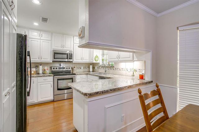 225 Timber Ridge Drive, Burleson, TX 76028