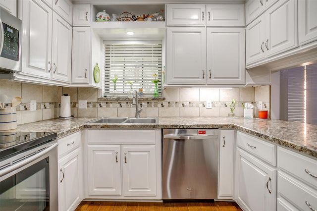 225 Timber Ridge Drive, Burleson, TX 76028