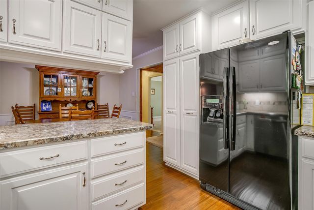 225 Timber Ridge Drive, Burleson, TX 76028