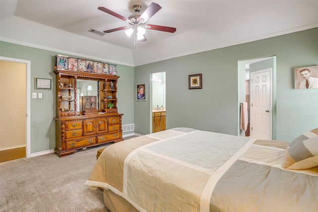 225 Timber Ridge Drive, Burleson, TX 76028