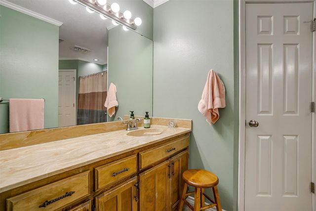 225 Timber Ridge Drive, Burleson, TX 76028