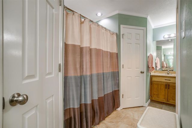 225 Timber Ridge Drive, Burleson, TX 76028