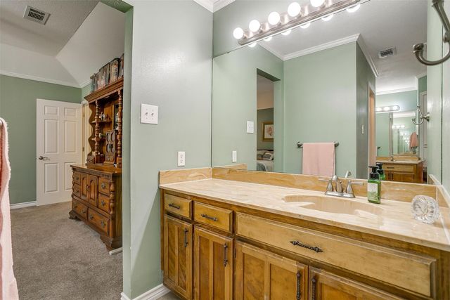 225 Timber Ridge Drive, Burleson, TX 76028
