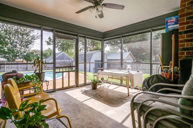 225 Timber Ridge Drive, Burleson, TX 76028