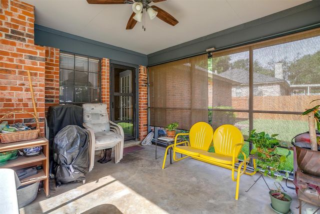 225 Timber Ridge Drive, Burleson, TX 76028