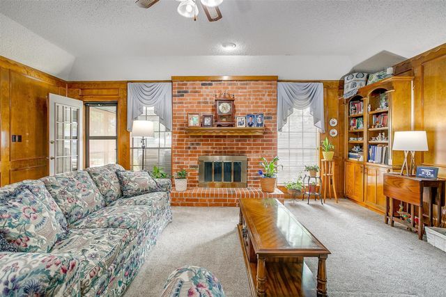 225 Timber Ridge Drive, Burleson, TX 76028
