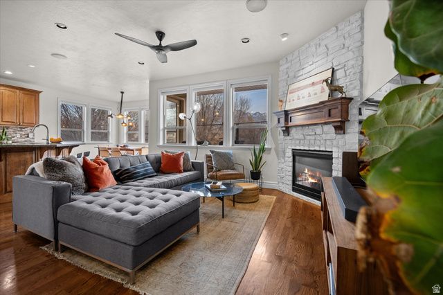 5809 S BLUE FLAX LN, Salt Lake City, UT 84121