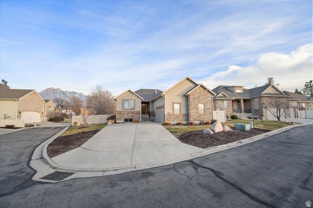 5809 S BLUE FLAX LN, Salt Lake City, UT 84121