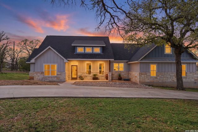 526 E Greenbriar, Granite Shoals, TX 78654