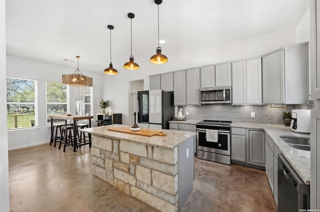 526 E Greenbriar, Granite Shoals, TX 78654