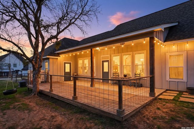 526 E Greenbriar, Granite Shoals, TX 78654