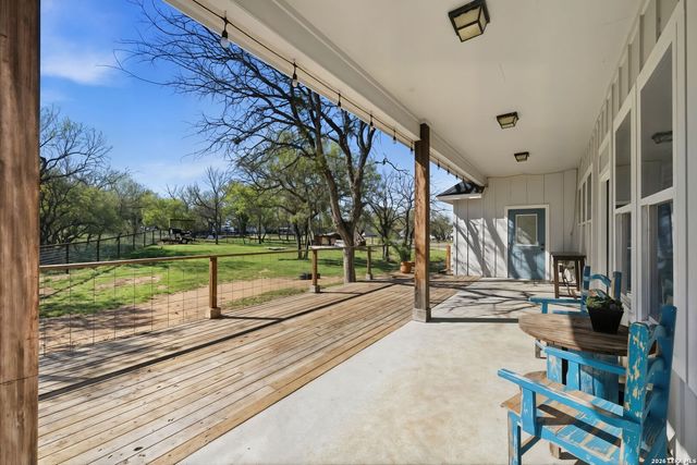 526 E Greenbriar, Granite Shoals, TX 78654