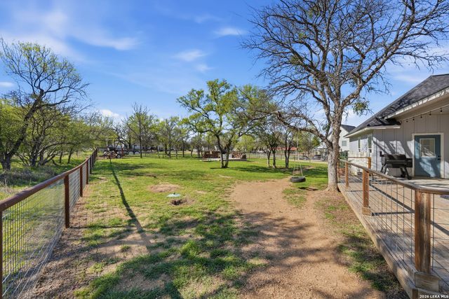 526 E Greenbriar, Granite Shoals, TX 78654