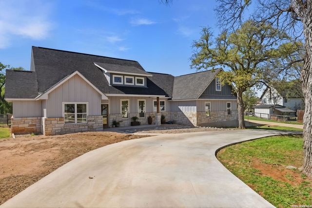 526 E Greenbriar, Granite Shoals, TX 78654