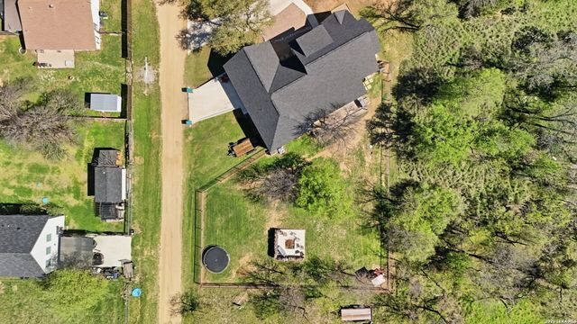 526 E Greenbriar, Granite Shoals, TX 78654