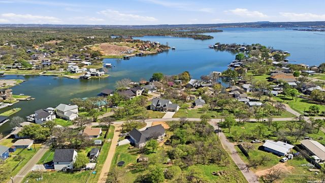 526 E Greenbriar, Granite Shoals, TX 78654