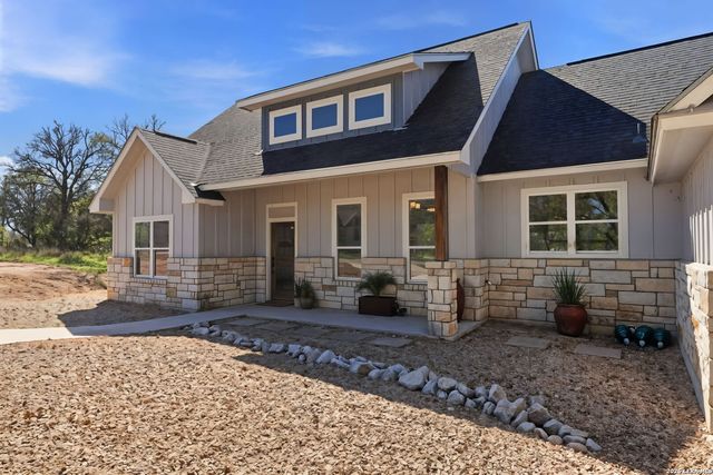 526 E Greenbriar, Granite Shoals, TX 78654