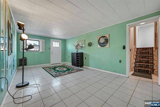 110 Somers Avenue, Bergenfield, NJ 07621