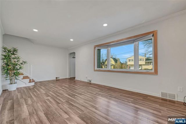 110 Somers Avenue, Bergenfield, NJ 07621