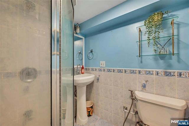 110 Somers Avenue, Bergenfield, NJ 07621