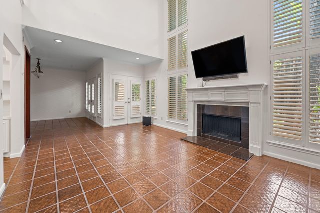 294 Sugarberry Circle, Houston, TX 77024