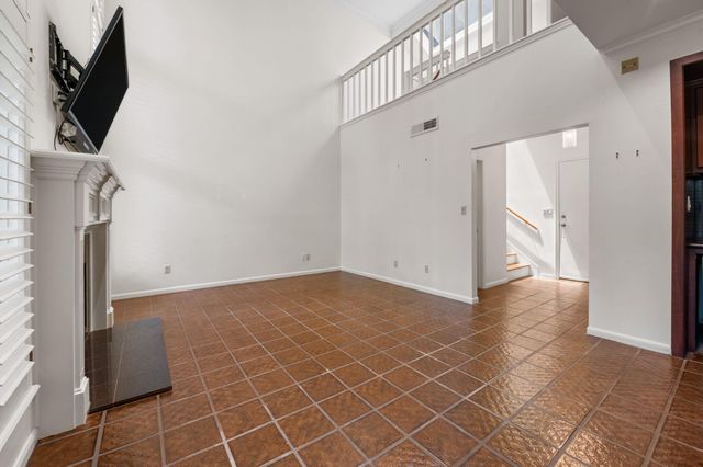 294 Sugarberry Circle, Houston, TX 77024