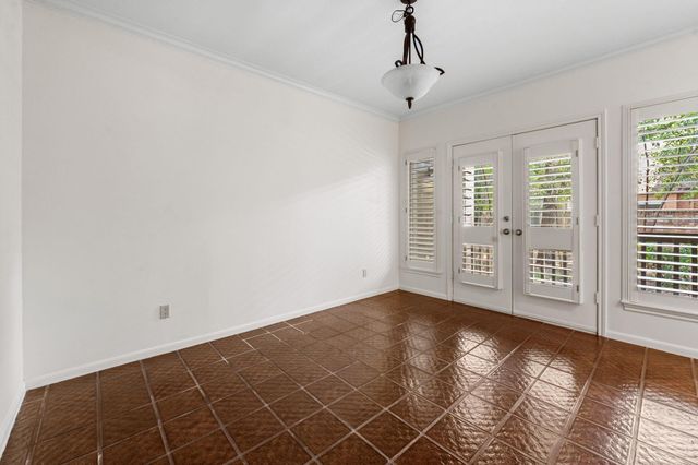 294 Sugarberry Circle, Houston, TX 77024