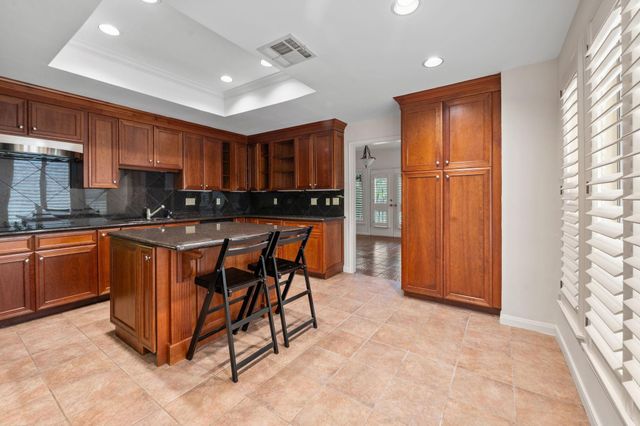 294 Sugarberry Circle, Houston, TX 77024